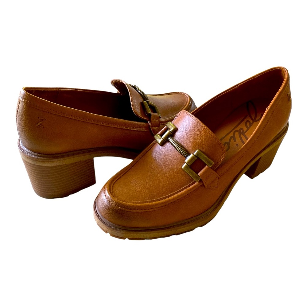 Zodiac NWOT Gemma Loafer Pump size 9 stacked heel tread sole